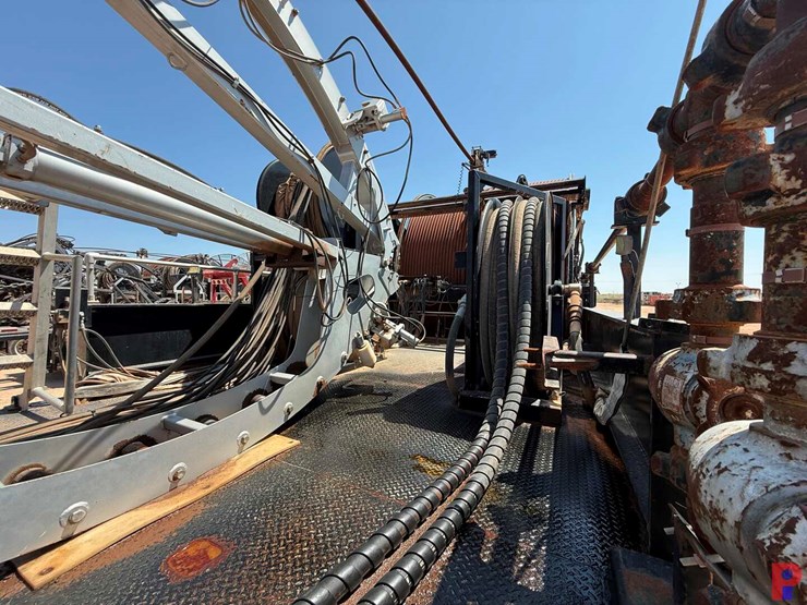 2015-hydra-rig-hr6100-15k-2-3/8"-coil-tubing-trailer-image-27