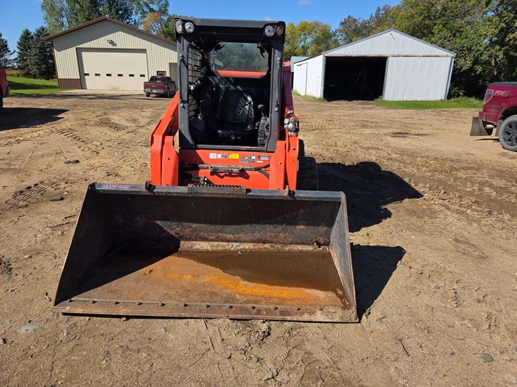2019-kubota-ssv75-image-13