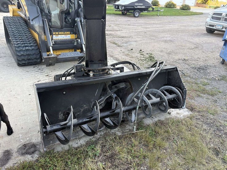 schulte-bx-74-72”-snowblower,-skidloader-qt,-hyd-spout,-hyd-deflector,-with-electric-control-box-image-5