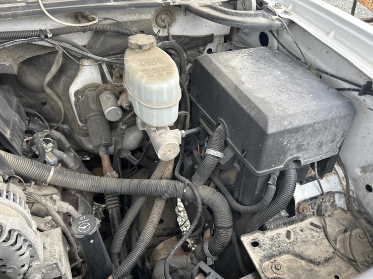 2011-chevrolet-2500hd-image-36