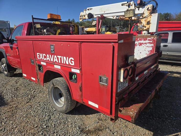 2007-gmc-3500-image-16