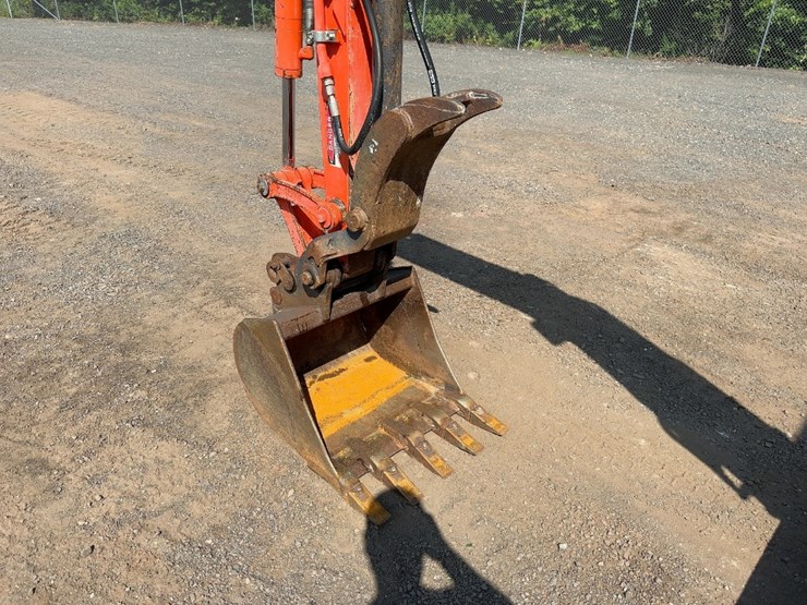 2011-kubota-u35-image-12