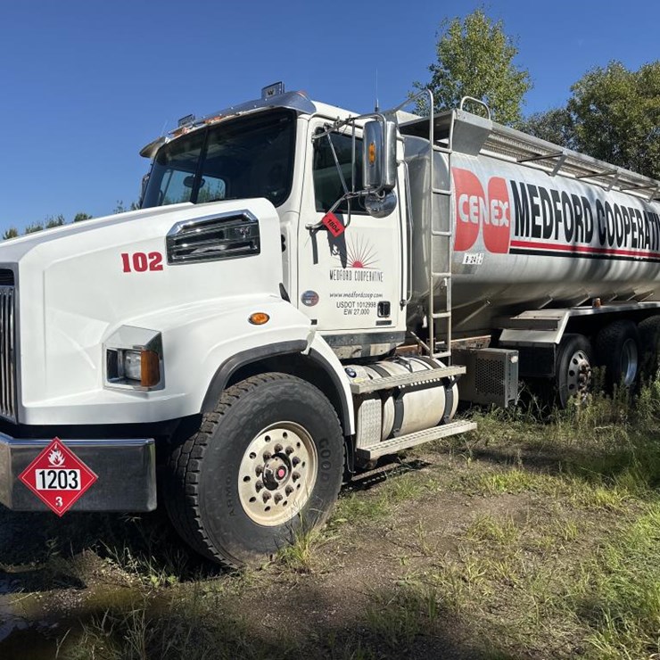 2015 WESTERN STAR 4700SB