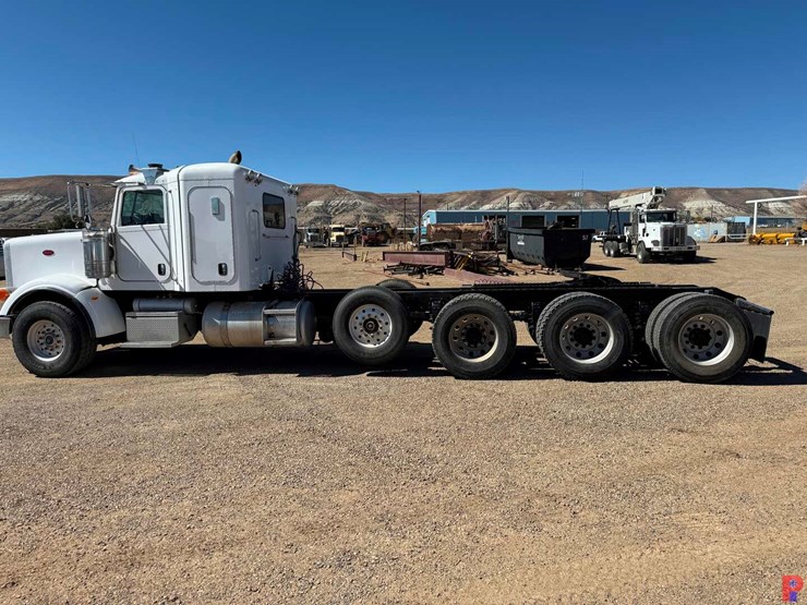 2012-peterbilt-367-image-6