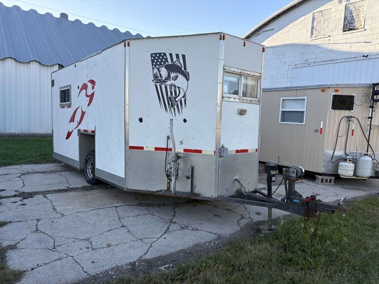 2010-18’,-(4’)-v,-single-axle,-hyd-frame,-(2)-30#-lp-tanks,-3-burner-stove,-oven,-(not-pictured),-(7-image-2