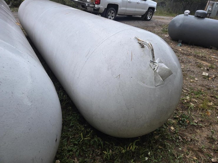 #2827-•-butler-1000-gallon-lp-tank-image-4