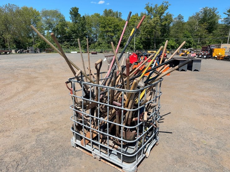 quantity-of-assorted-hand-tools-image-2