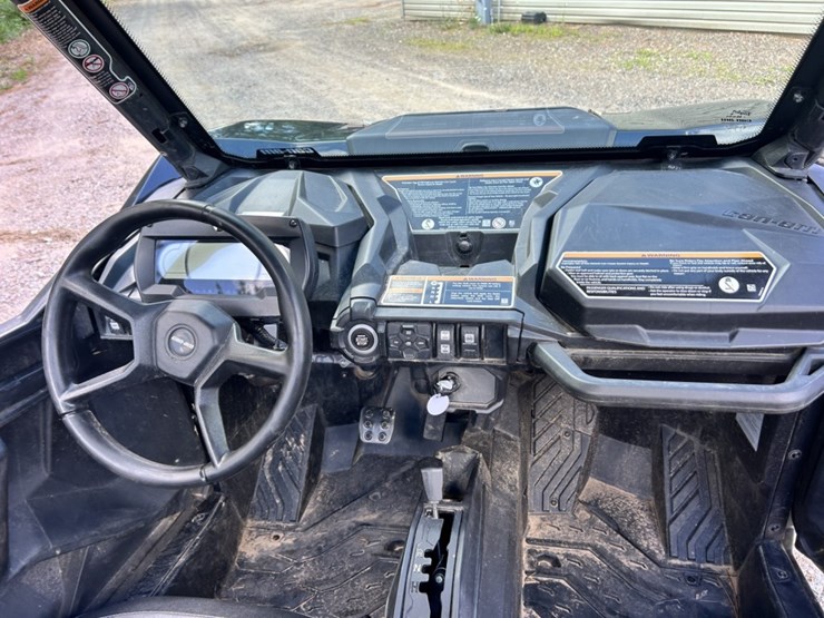 #1400-•-2023-can-am-commander-1000r-xt-image-34