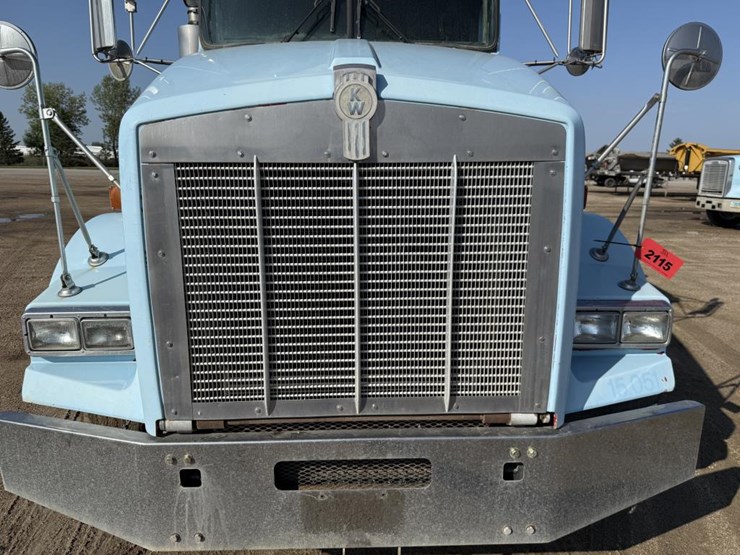 2015-kenworth-t800-image-32