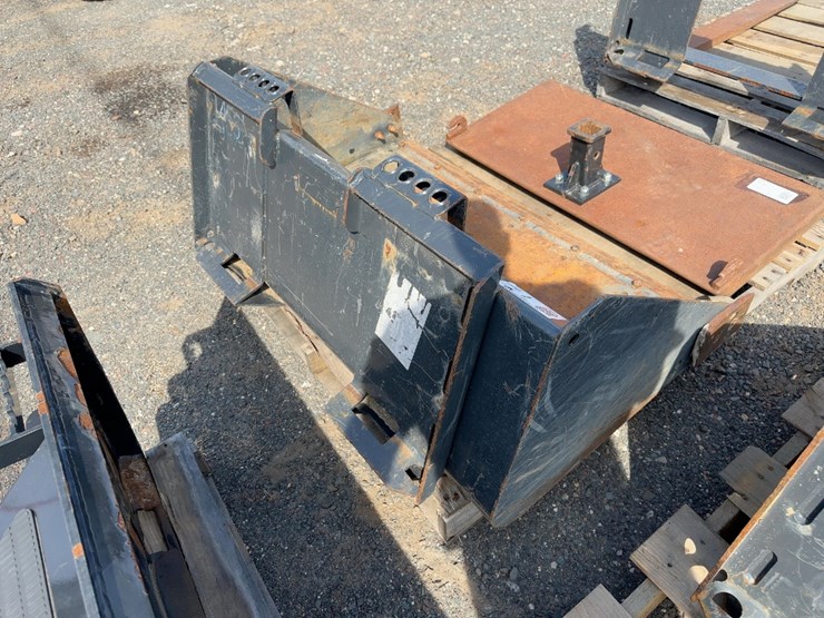 bobcat-44"-gp-bucket-with-boce-image-4