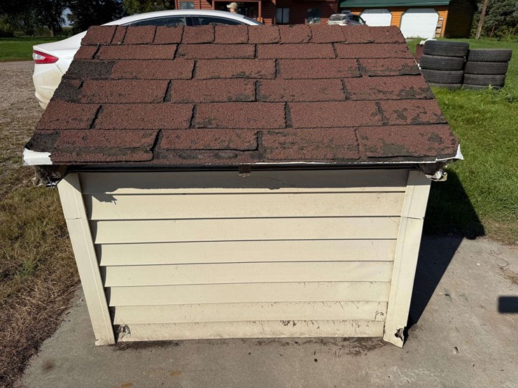 insulated-dog-house,-3’-tall,-3’-wide,-4’-deep-image-3