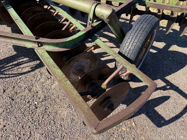 john-deere-12-image-12