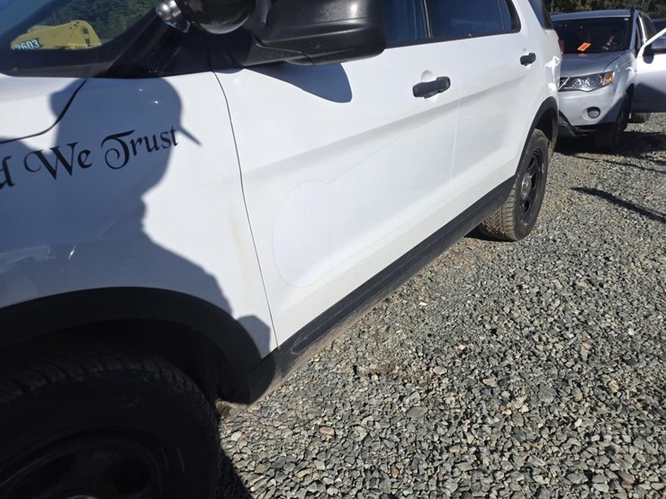 2018-ford-explorer-image-12