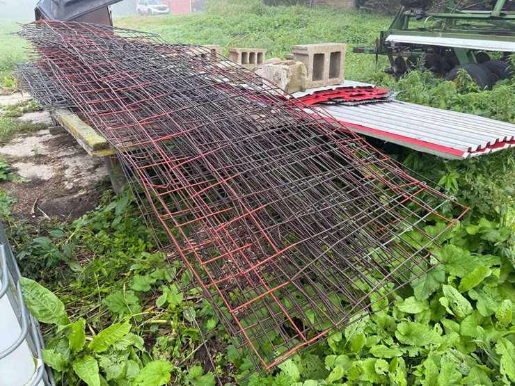 16’-long-hog-panels,-34”-tall,-buying-all-for-one-money-image-1