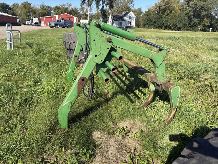 john-deere-746-image-5