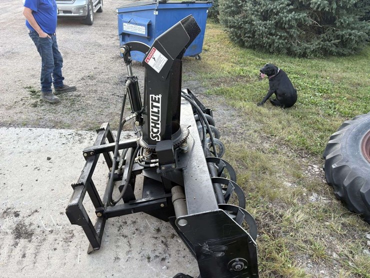 schulte-bx-74-72”-snowblower,-skidloader-qt,-hyd-spout,-hyd-deflector,-with-electric-control-box-image-4