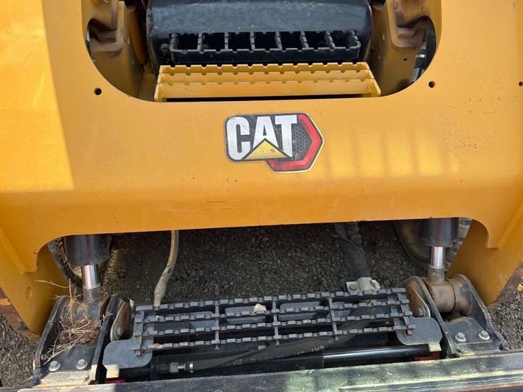 2024-caterpillar-299d3-image-10