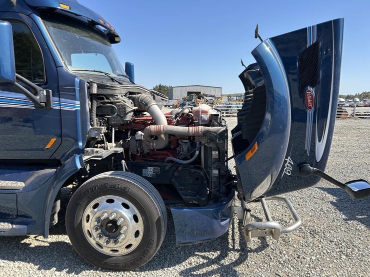 2019-peterbilt-579-image-35