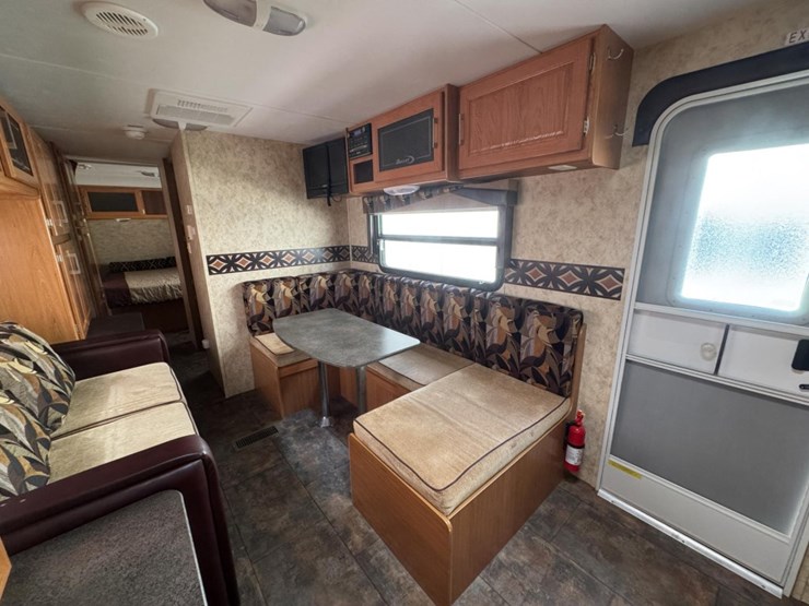 #2285-•-2010-keystone-bullet-250rks-camper-image-71