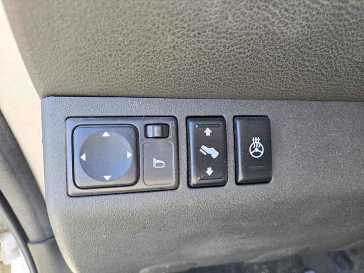 2009-nissan-pathfinder-le-image-43