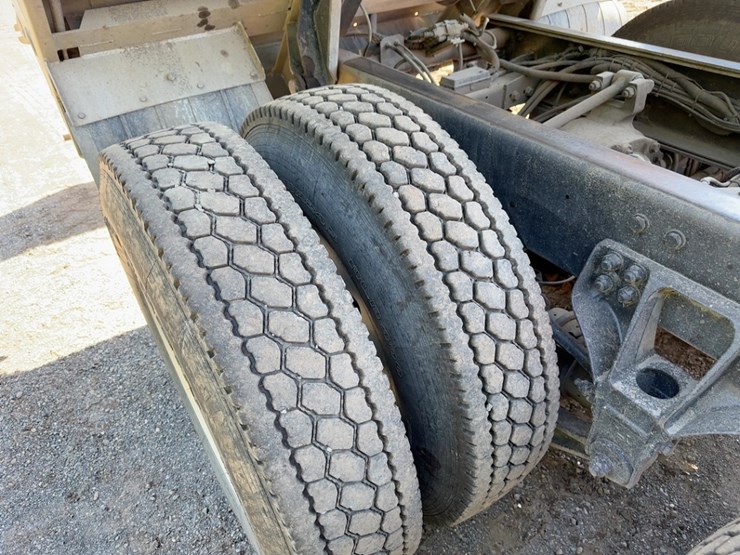 2012-kenworth-w900-image-24