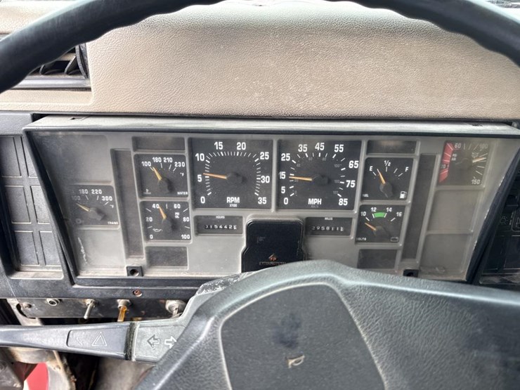 1992-international-4900-image-22