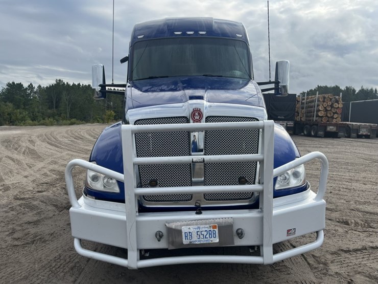 2020-kenworth-t680-image-8