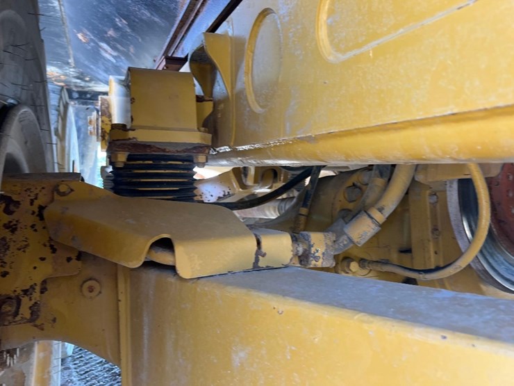 2005-caterpillar-740-image-16
