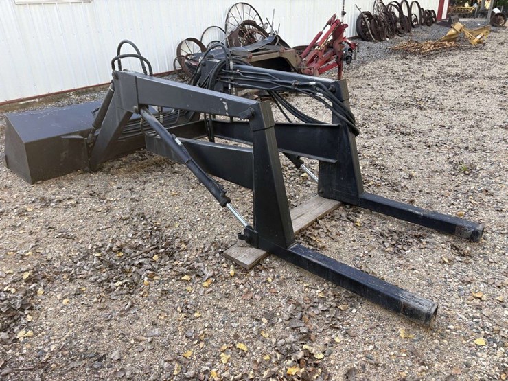 loader,-off-of-ih-656,-ih-mounting-brackets,-84”-bucket-image-8