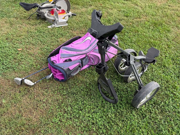 golf-bag-and-golf-bag-caddy-image-3