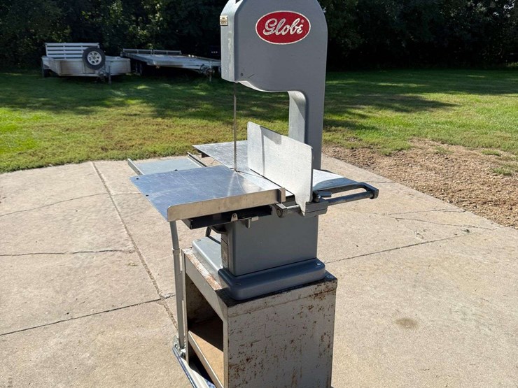 globe-meat-band-saw-for-meat-cutting,-stimpson-model-79.-this-item-is-located-in-south-dakota,-there-image-4