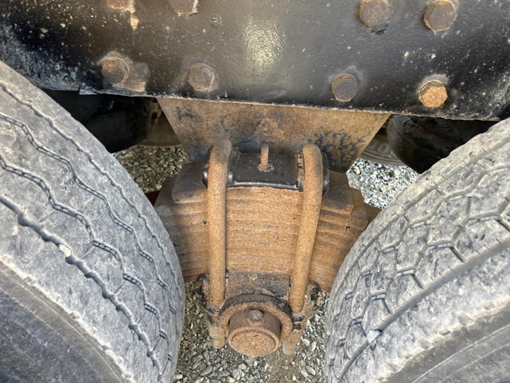 1995-mack-dm690s-image-30