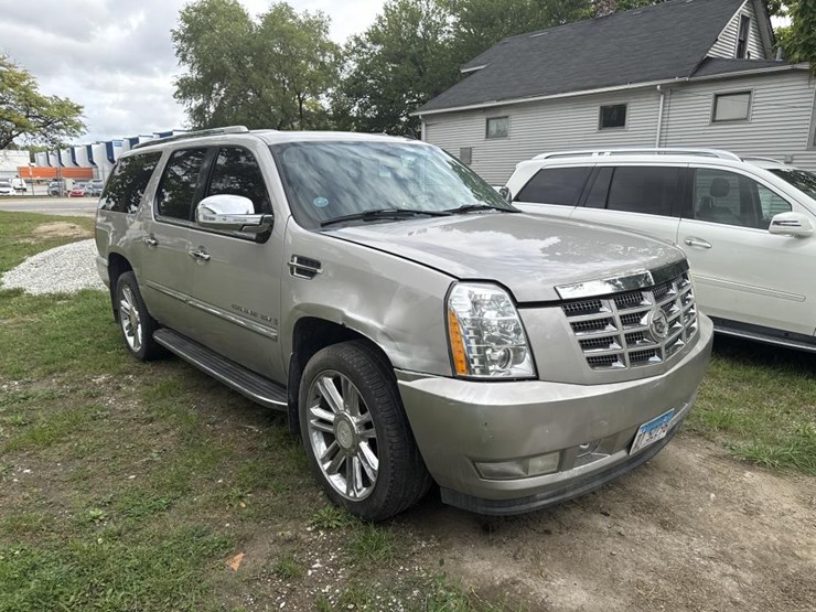 2008-cadillac-escalade-image-7