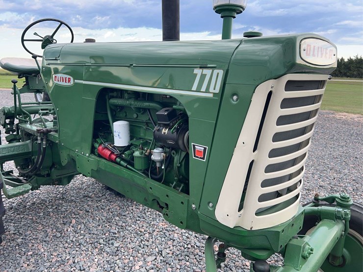 1958-oliver-770-image-11