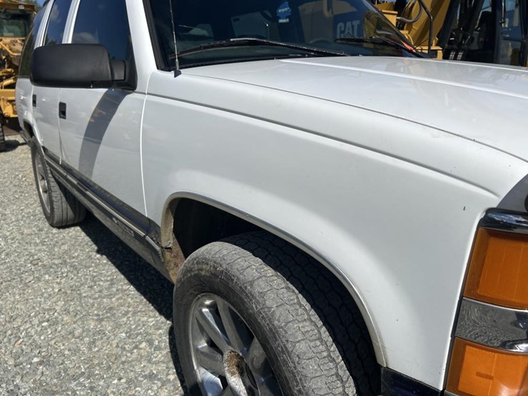 1997-chevrolet-tahoe-image-10