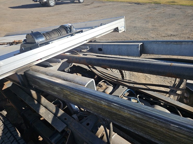 2014-ford-f550-xlt-image-21