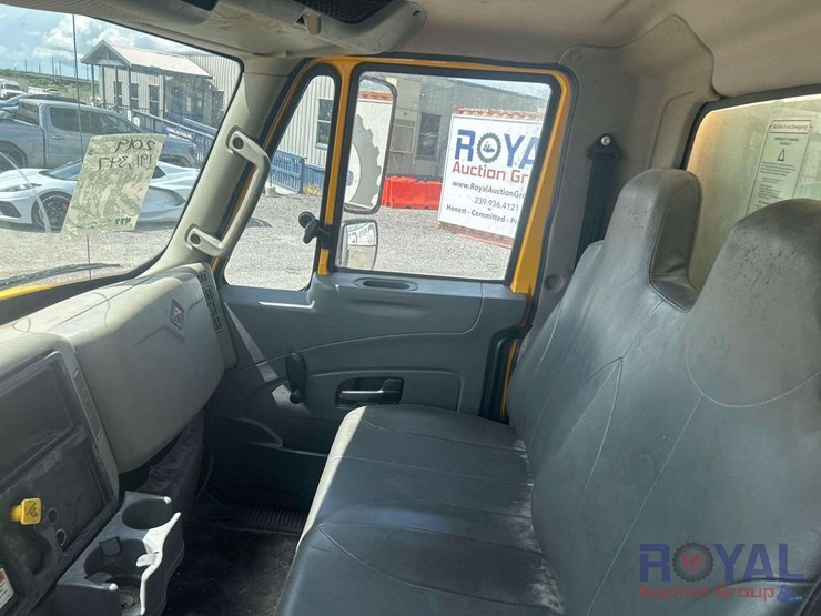 2019-international-durastar-4300-image-13