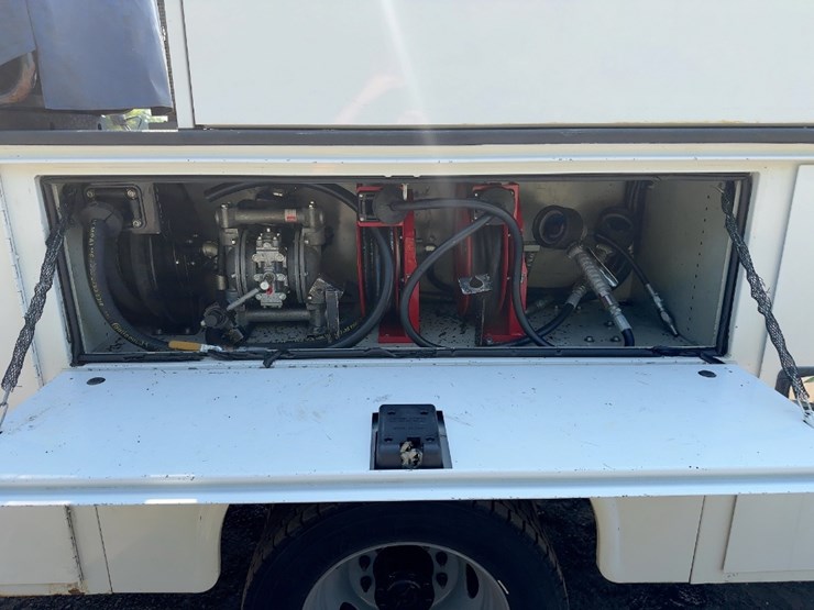 2017-ford-f550-xl-image-23