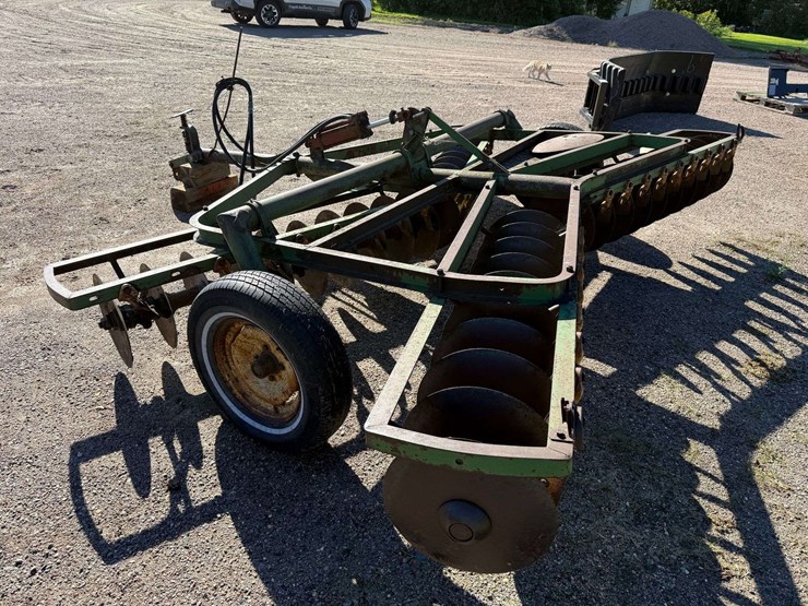 john-deere-12-image-2