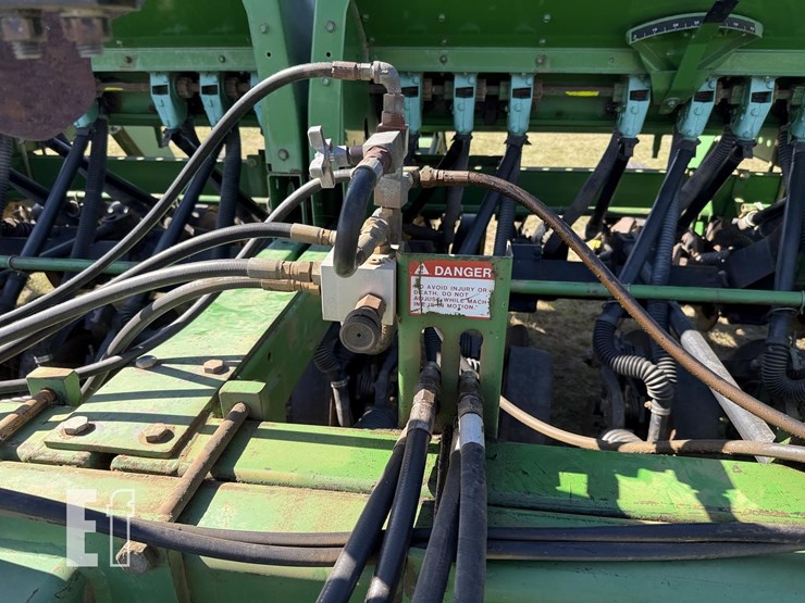 john-deere-750-image-6
