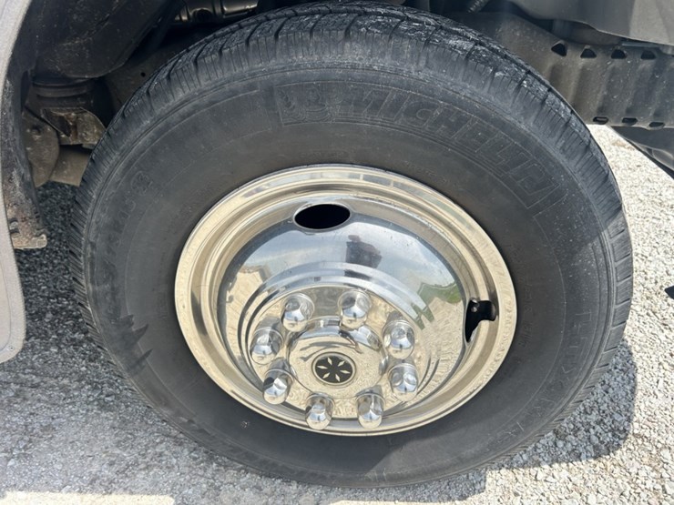 2017-ford-e450-image-99