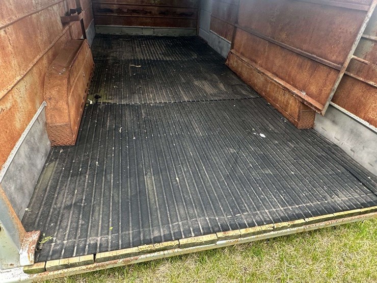 1984-flying-l-16’-long-gooseneck-livestock-trailer,-7’-wide,-1-cross-gate,-does-have-rubber-mats,-7:-image-29