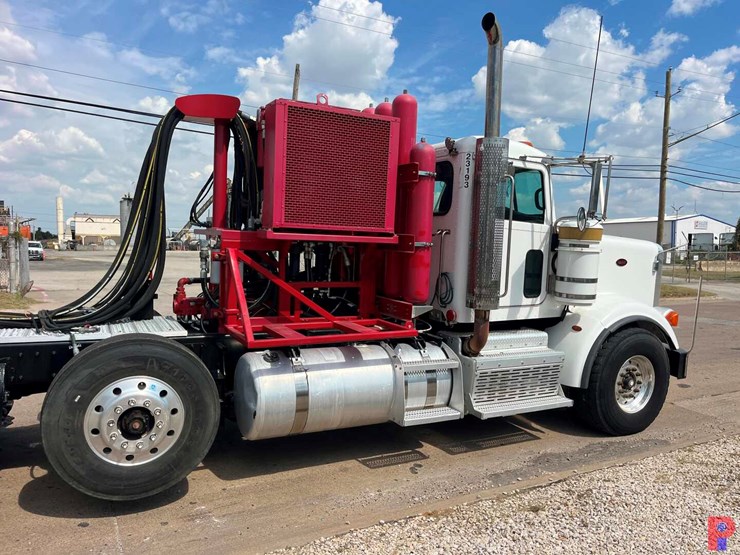 2011-peterbilt-367-image-2