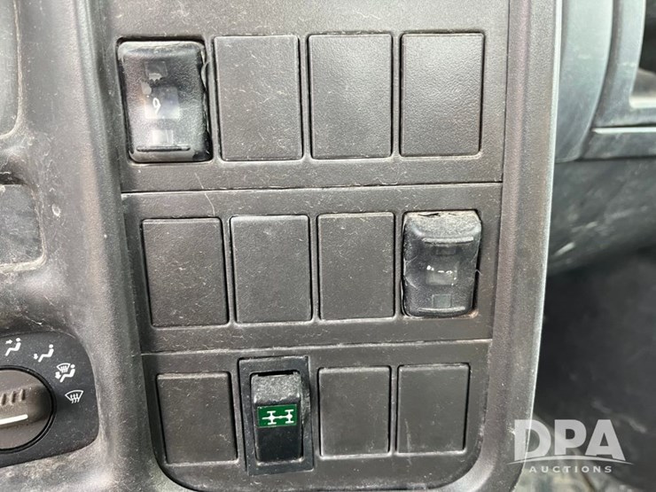 2005-chevrolet-c8500-cab/chassis-(jn0785,-unit-98847)-image-64