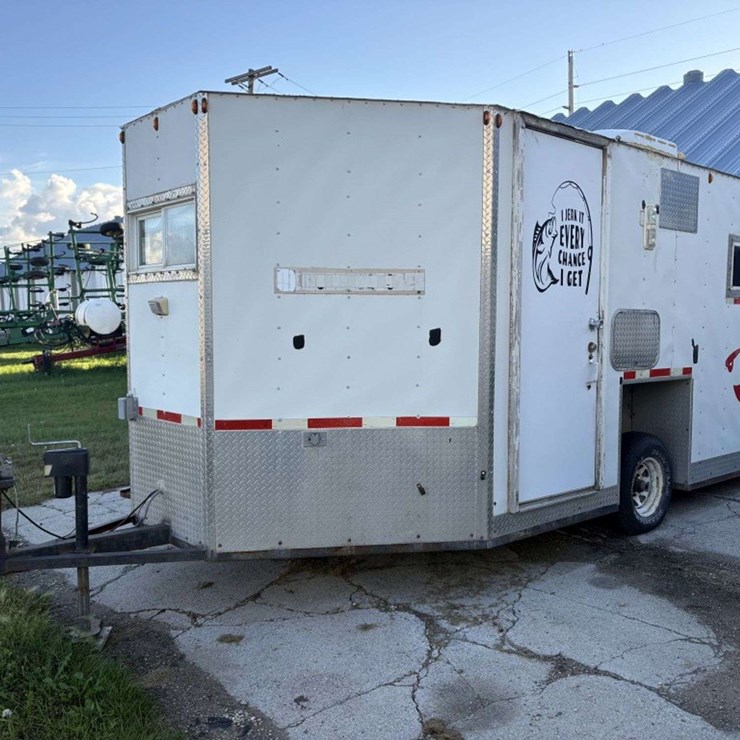 2010 18’, (4’) V, Single Axle, Hyd Frame, (2) 30# LP Tanks, 3 Burner Stove, Oven, (not pictured), (7