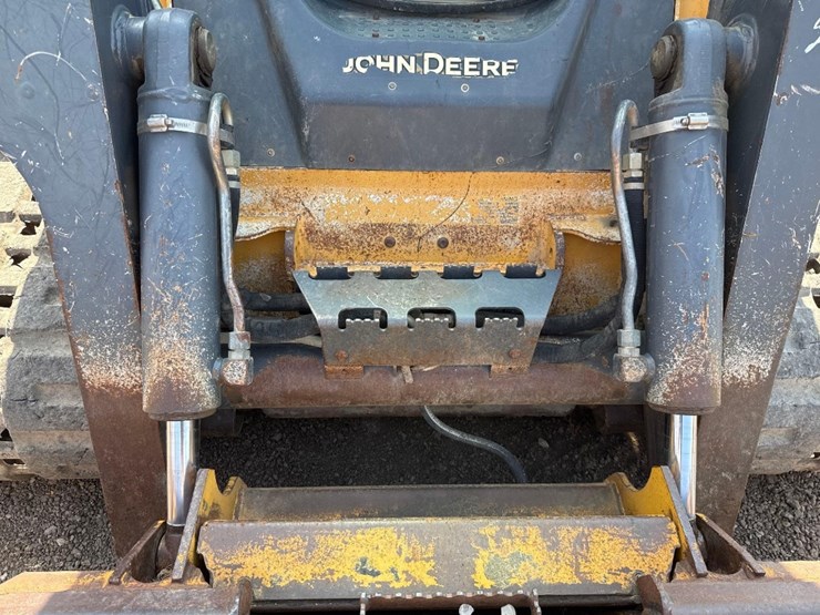 2012-deere-333d-image-23
