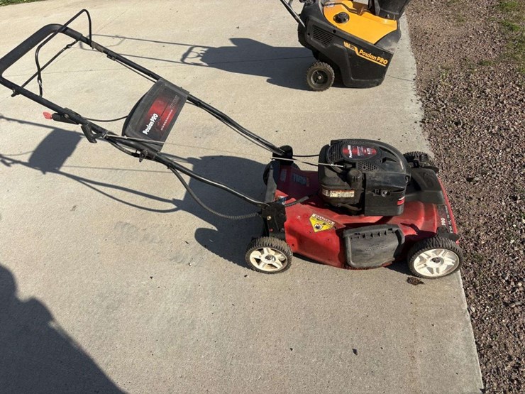 poulan-pro-walk-behind-lawn-mower,-22”,-6.25-hp-b&s,  *needs-tune-up-image-4