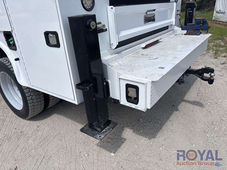 2017-ford-f550-image-28