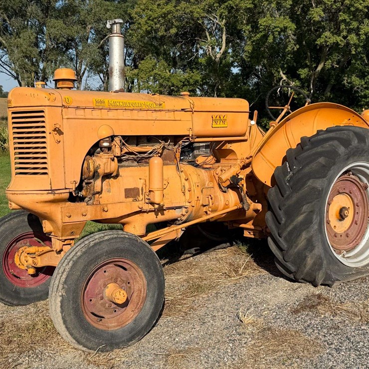 1952 MINNEAPOLIS MOLINE U