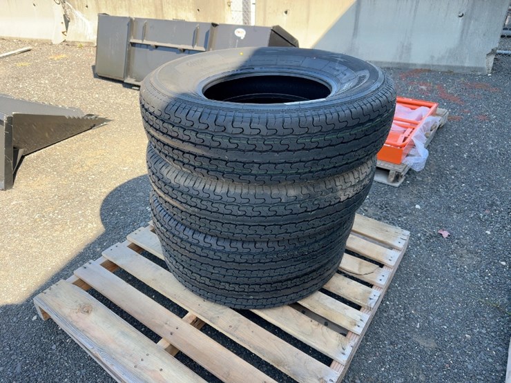 (4)-235/80r16-trailer-tires-image-1